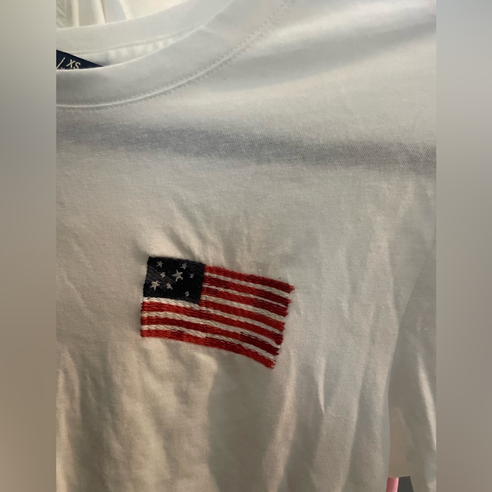 Abercrombie and Fitch White T-Shirt with American Flag Patch - Picture 3 of 3